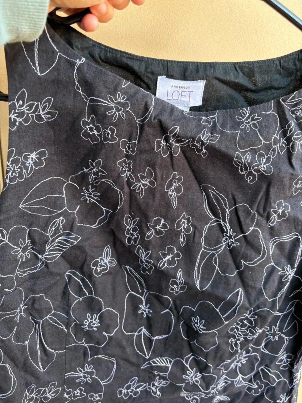 Ann Taylor Loft embroidered floral top - Picture 2 of 3